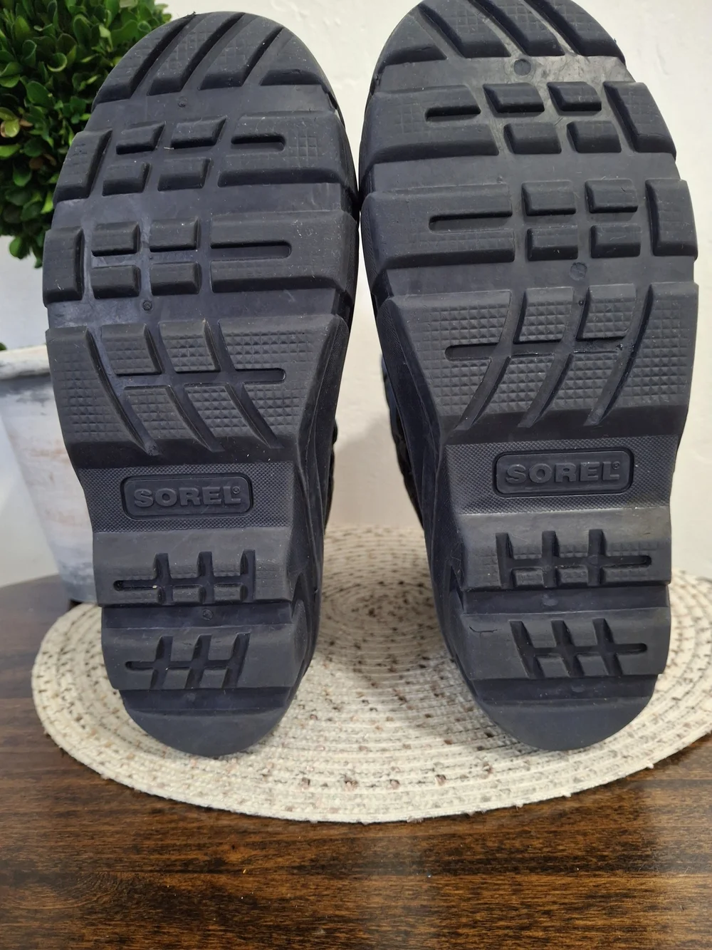 Sorel Navy and Light Blue Kids' Winter Snow Boots Size 5.